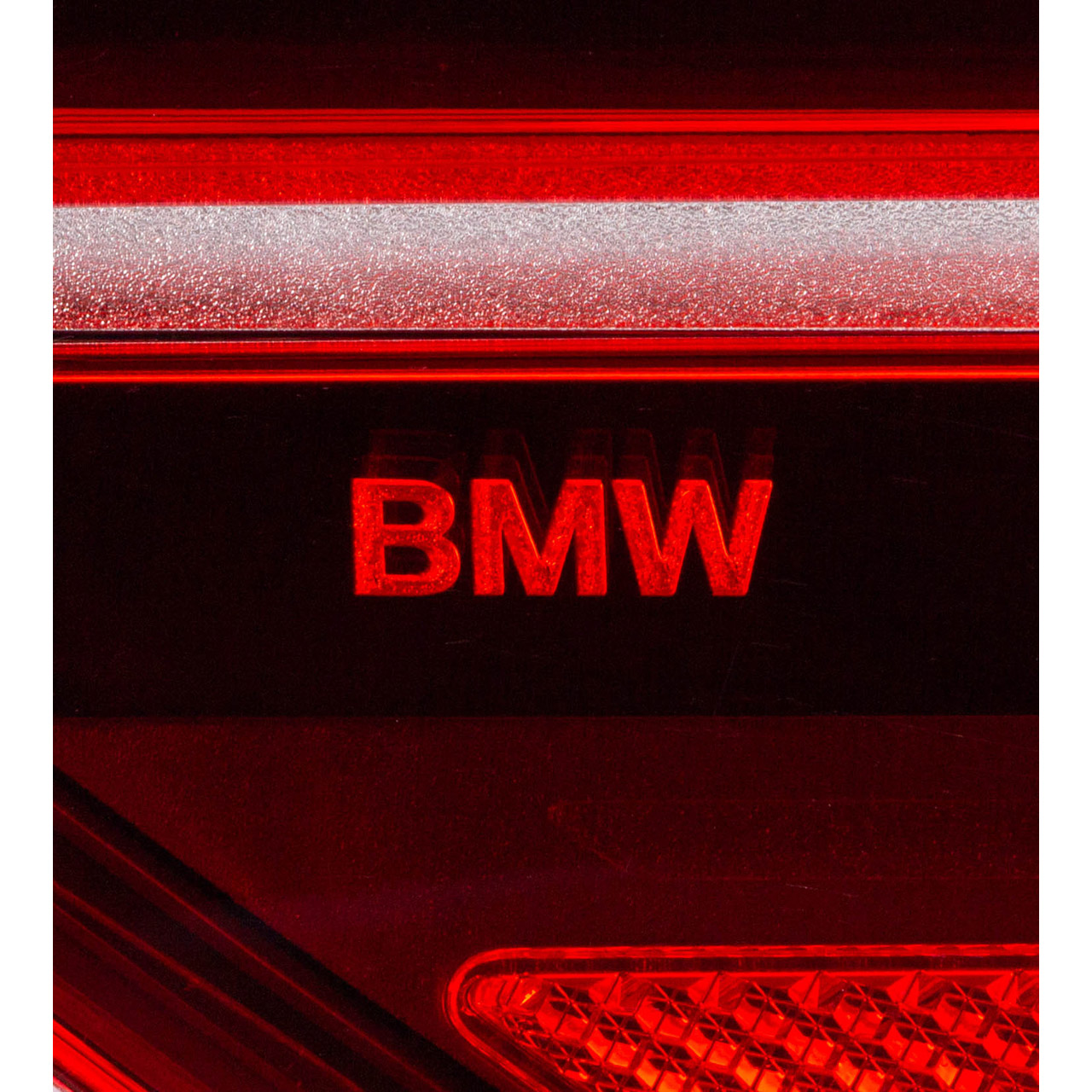 OLSA 1.04.245.00 LED Heckleuchte BMW X1 F48 bis BJ 06.19 hinten links außen 63217488545