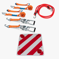 Sortimentsübersicht zur Ladungssicherung am Auto mit Spanngurten und Warntafeln